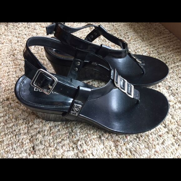 Nice black summer shoes by BCBGeneraion size 8 - Picture 2 of 2